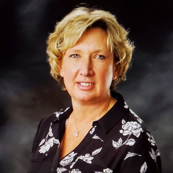 Land Listing Agent Photo