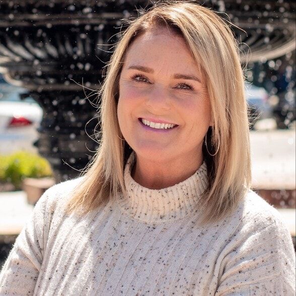 Land Listing Agent Photo