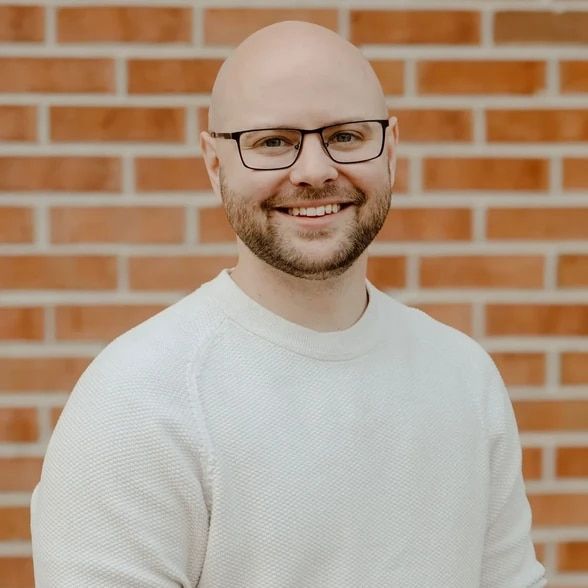 Land Listing Agent Photo