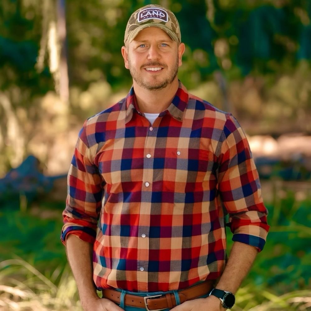 Land Listing Agent Photo