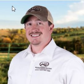 Land Listing Agent Photo