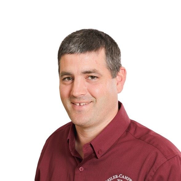 Land Listing Agent Photo