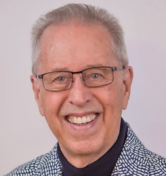 Land Listing Agent Photo