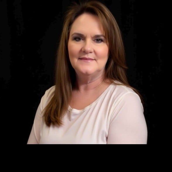 Land Listing Agent Photo