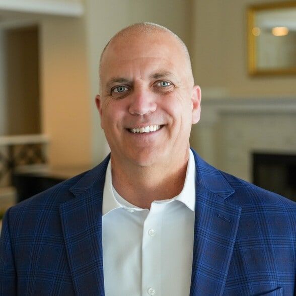 Land Listing Agent Photo