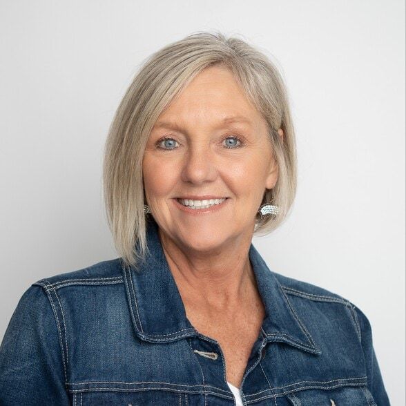 Land Listing Agent Photo