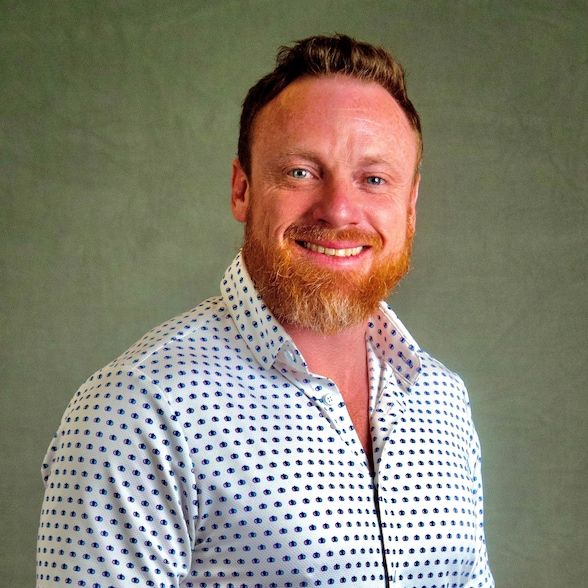 Land Listing Agent Photo