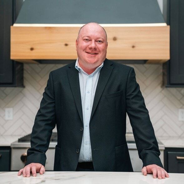 Land Listing Agent Photo