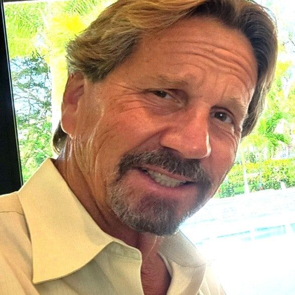 Land Listing Agent Photo