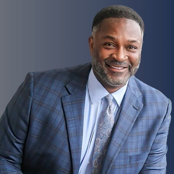 Land Listing Agent Photo