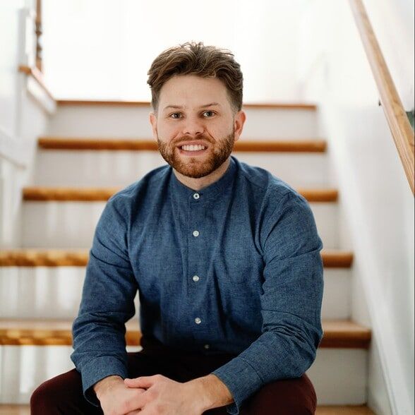 Land Listing Agent Photo