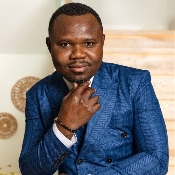 Land Listing Agent Photo