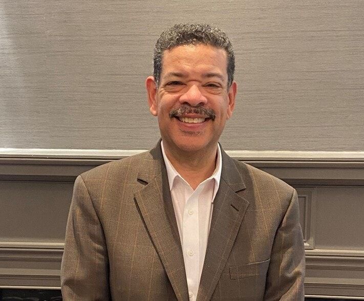 Land Listing Agent Photo