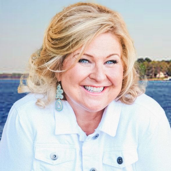 Land Listing Agent Photo