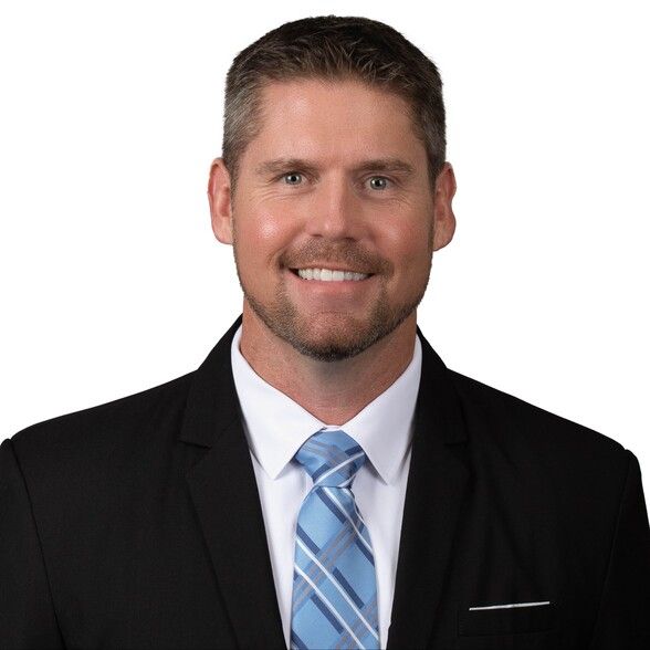 Land Listing Agent Photo