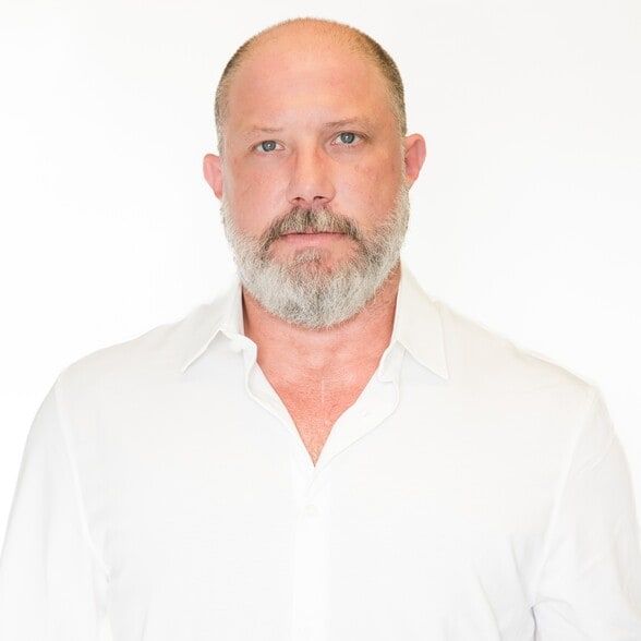 Land Listing Agent Photo