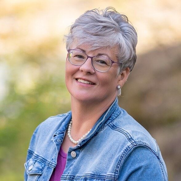 Land Listing Agent Photo