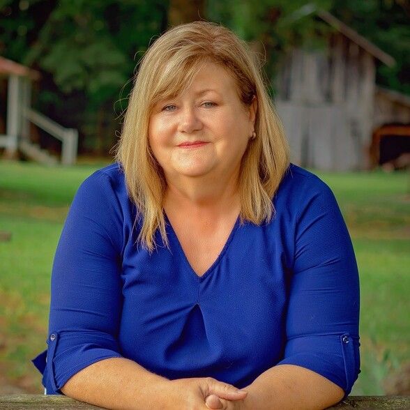 Land Listing Agent Photo