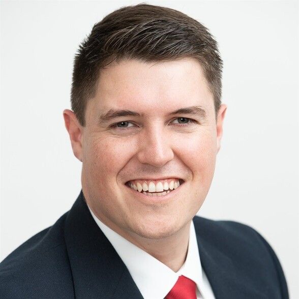 Land Listing Agent Photo