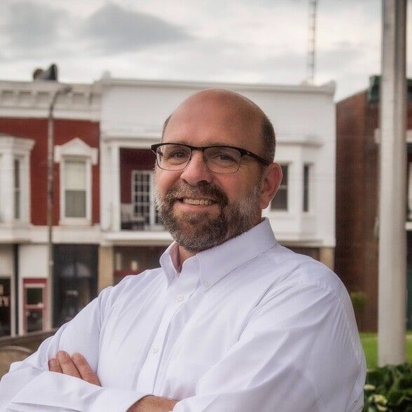 Land Listing Agent Photo