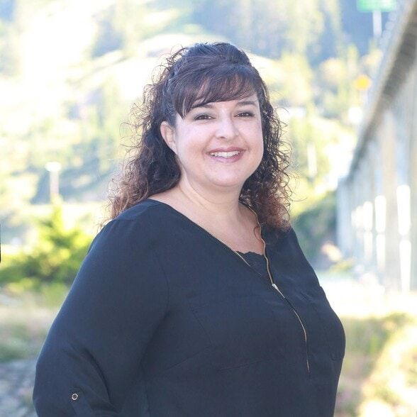 Land Listing Agent Photo