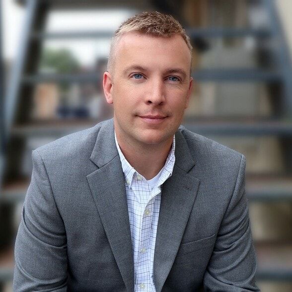 Land Listing Agent Photo