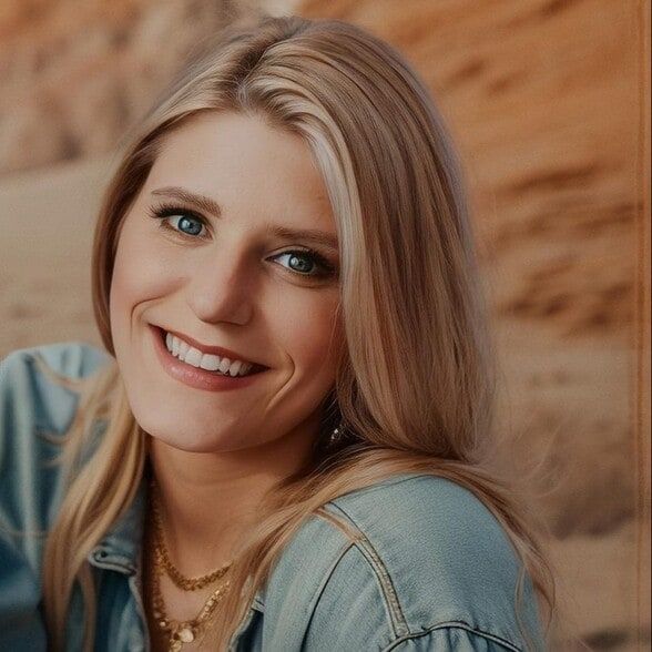 Land Listing Agent Photo