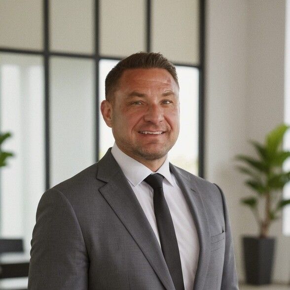 Land Listing Agent Photo