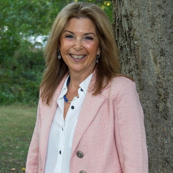 Land Listing Agent Photo