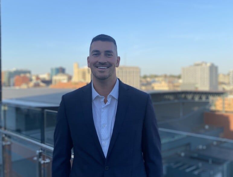 Land Listing Agent Photo