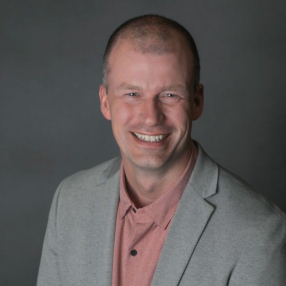 Land Listing Agent Photo