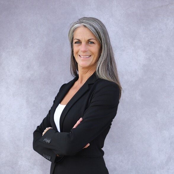 Land Listing Agent Photo