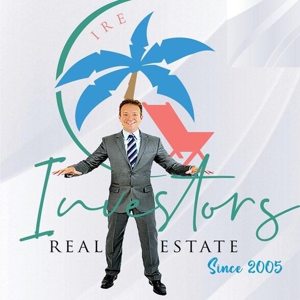 Land Listing Agent Photo