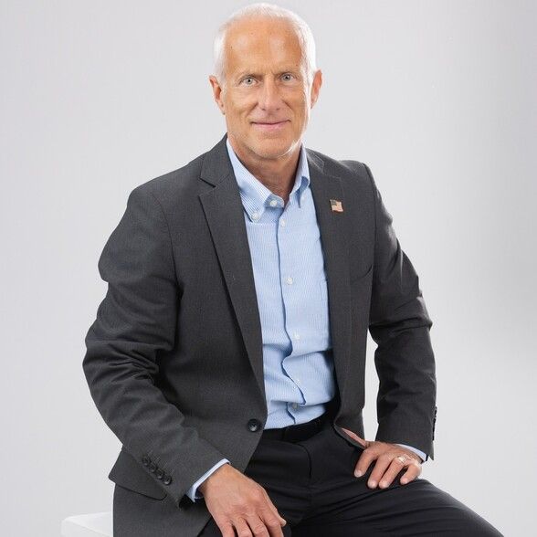 Land Listing Agent Photo