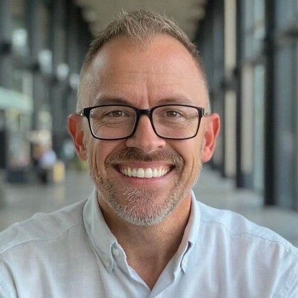 Land Listing Agent Photo