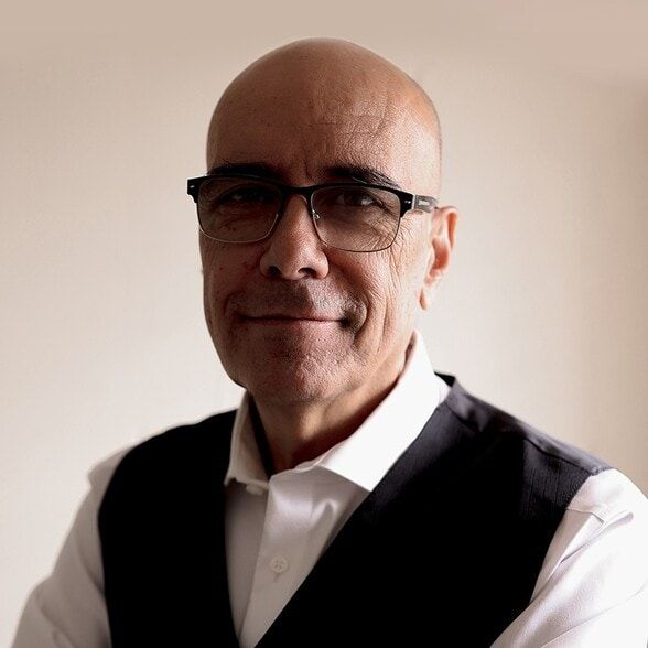 Land Listing Agent Photo