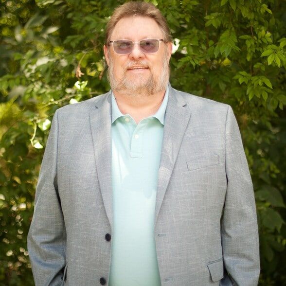 Land Listing Agent Photo