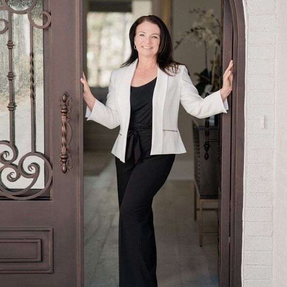 Land Listing Agent Photo