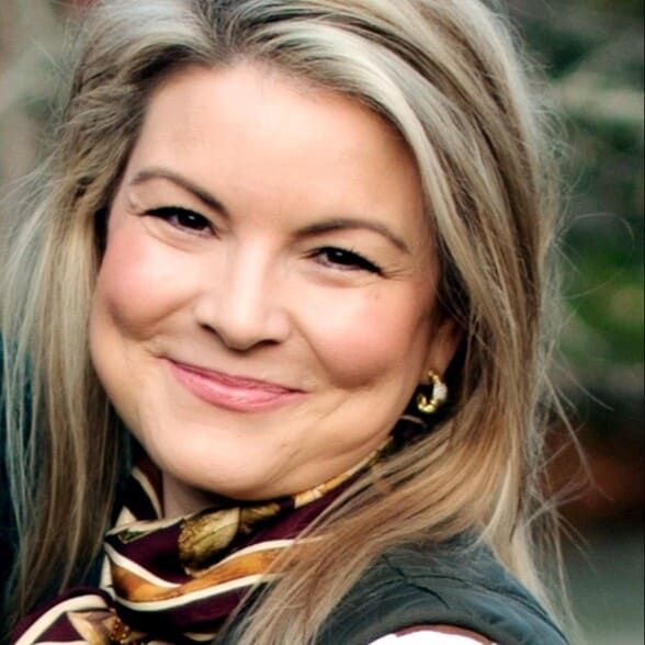 Land Listing Agent Photo