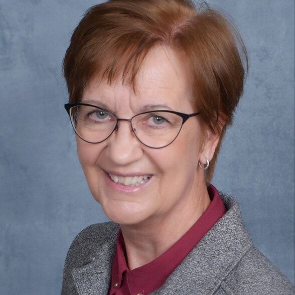 Land Listing Agent Photo