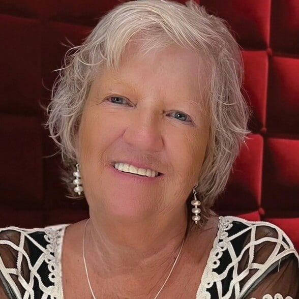 Land Listing Agent Photo