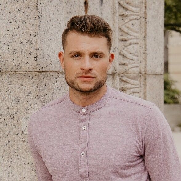 Land Listing Agent Photo