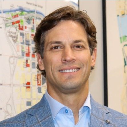 Land Listing Agent Photo