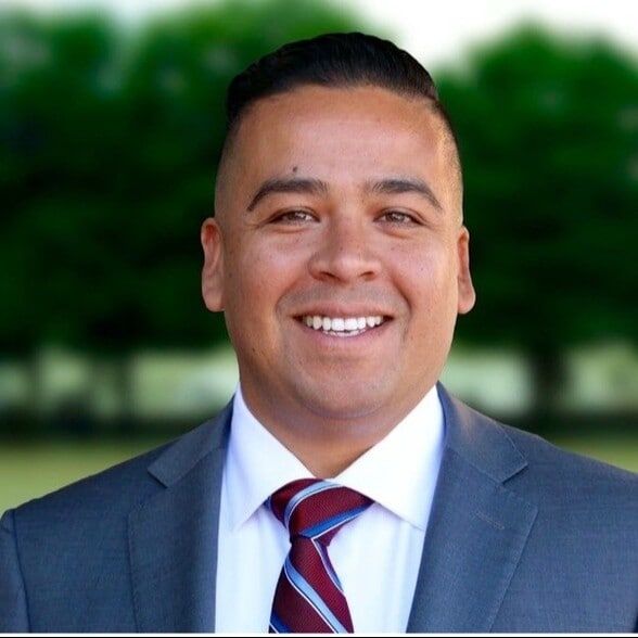 Land Listing Agent Photo