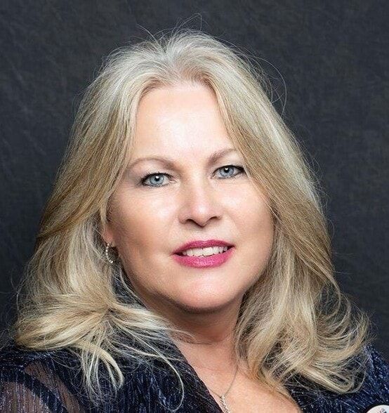 Land Listing Agent Photo