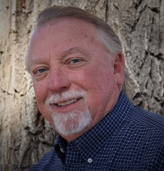 Land Listing Agent Photo