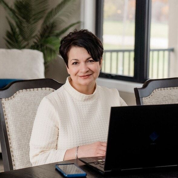 Land Listing Agent Photo