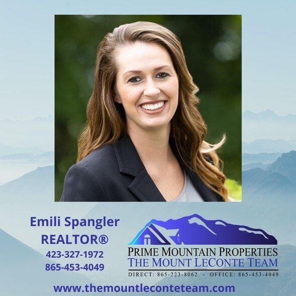 Land Listing Agent Photo