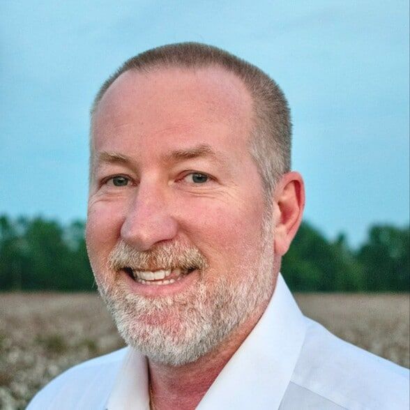 Land Listing Agent Photo