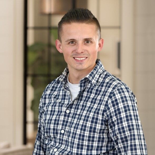 Land Listing Agent Photo